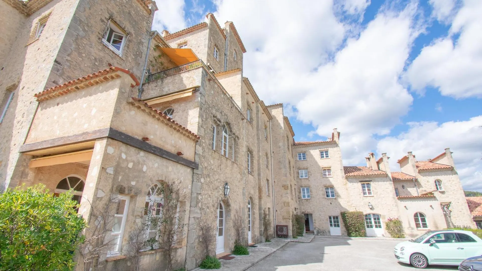 아파트 Chateau Du Puy Tourrettes, 60M, Shared Swimming Pool